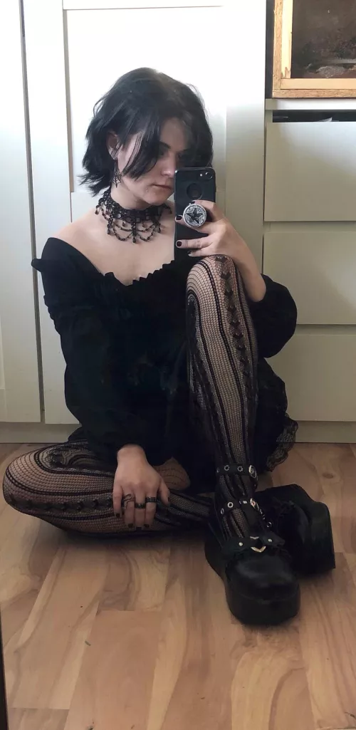 Slept through hot girl summer, we ready for vamp boy autumn yet?