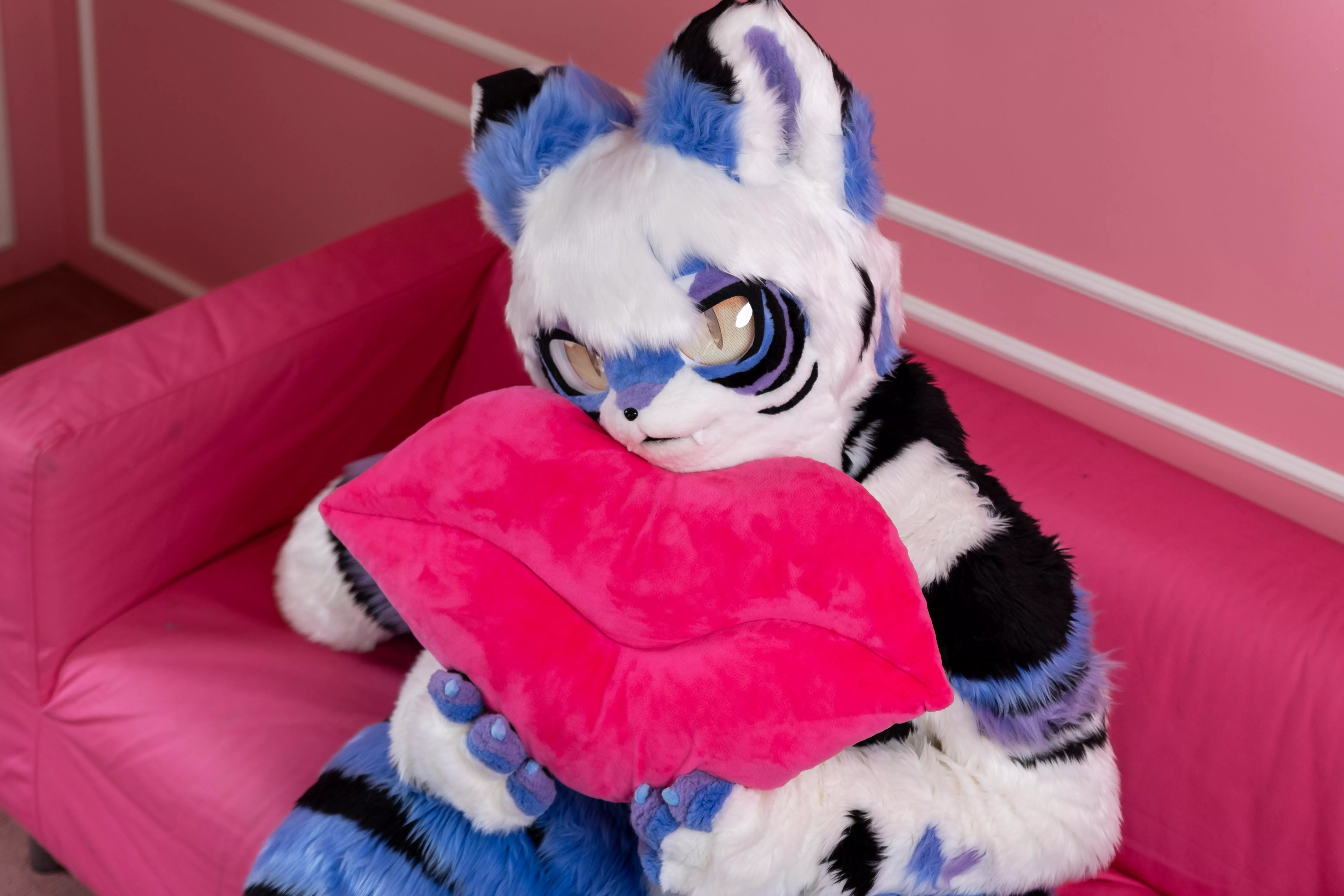 Wanna Kiss? UwU