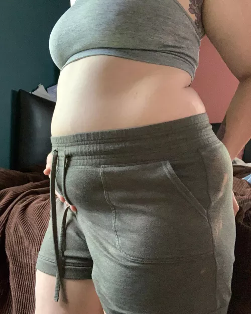 Who wants to watch this guy get stretched. Dm to feed me 🍔🌭