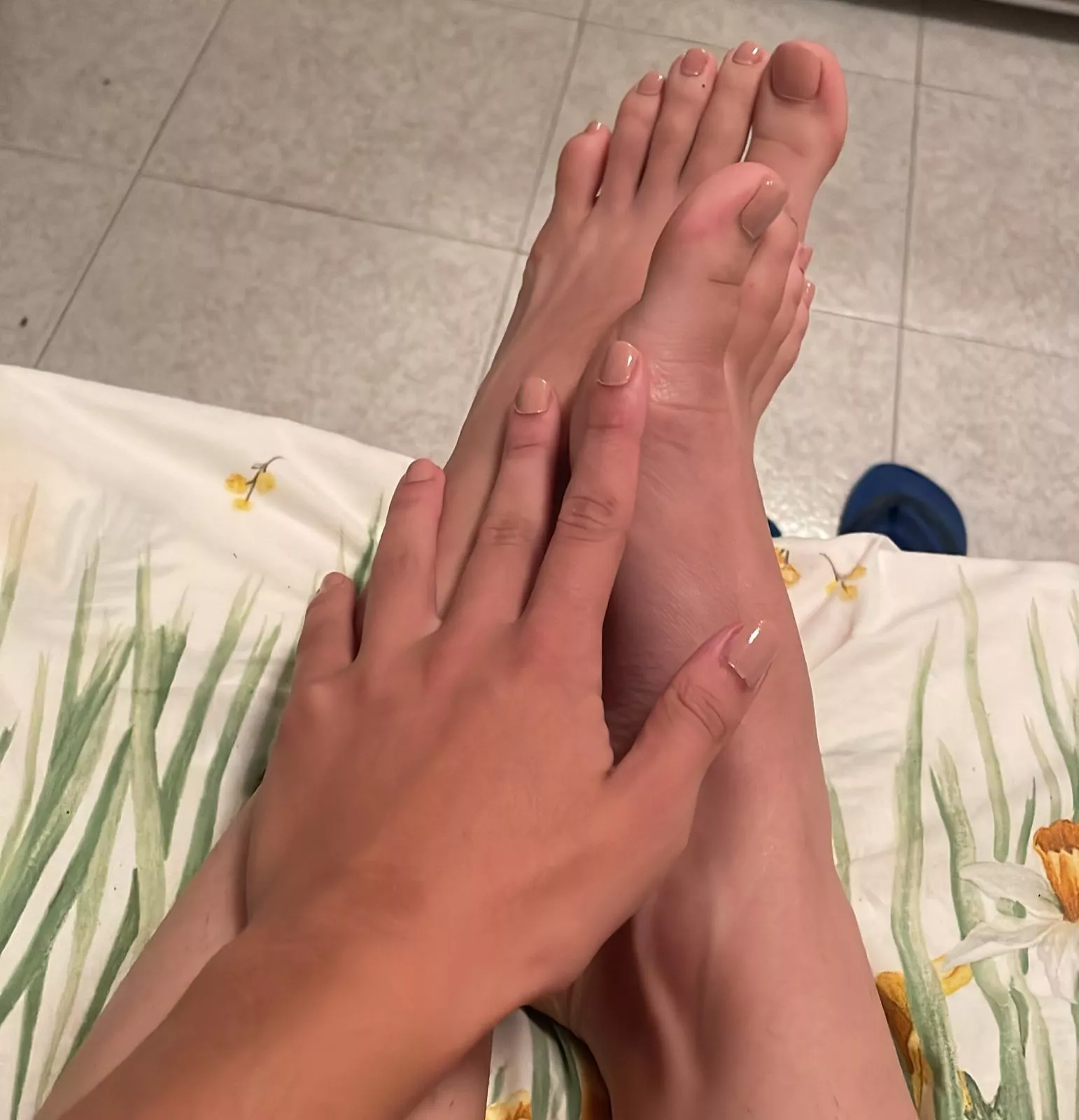 19yo, 5’1” mistress searching for cute little subs to dominate. Into sph, bdsm, pegging, roleplay, ageplay and degradation 19yo, 5’1” mistress searching for cute little subs to dominate. Into sph, bdsm, pegging, roleplay, ageplay and degradation