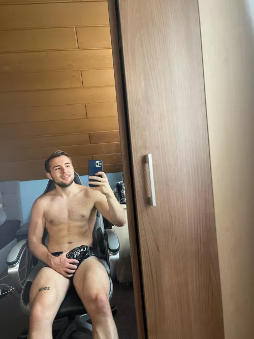 feel free to touch me