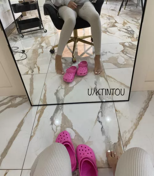 Fresh white toes for Creamfields 💅🏻 Are you sucking them or cumming on them? 💁‍♀️