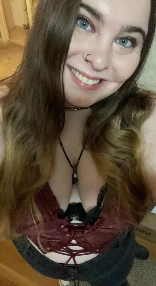 Going to the bar and wishing I was meeting you on this lovely Friday night 😈