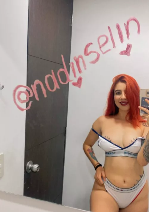 Hi to the same 4 guys who see me stripping half naked 🥰