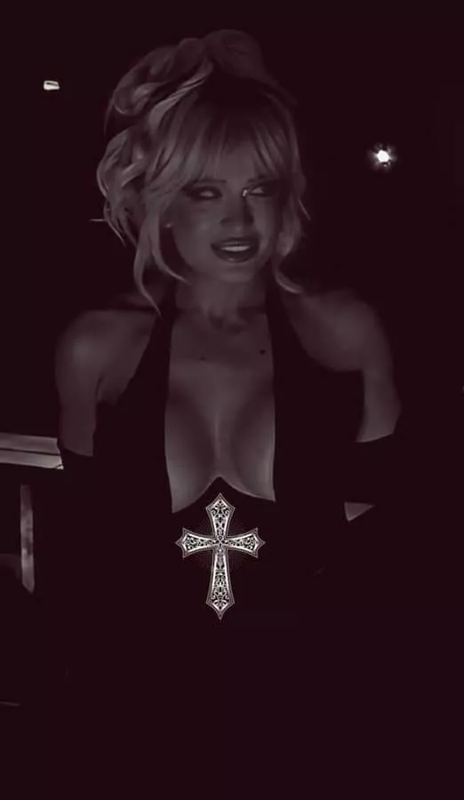 Scarlett Bordeaux