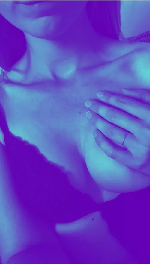 Semi nude selfie hihi