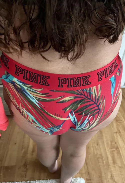 Willing to share my wifes ASSets, fuck or pass?