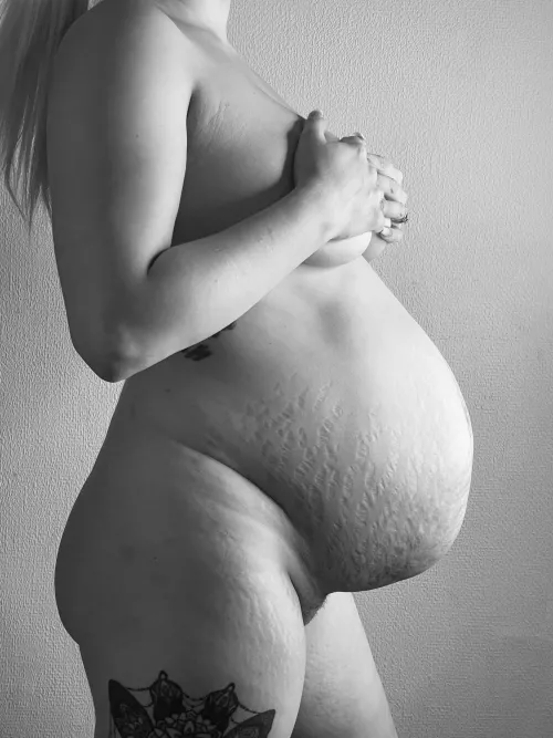 23 weeks and getting hornier but the day! I love this pic ❤️