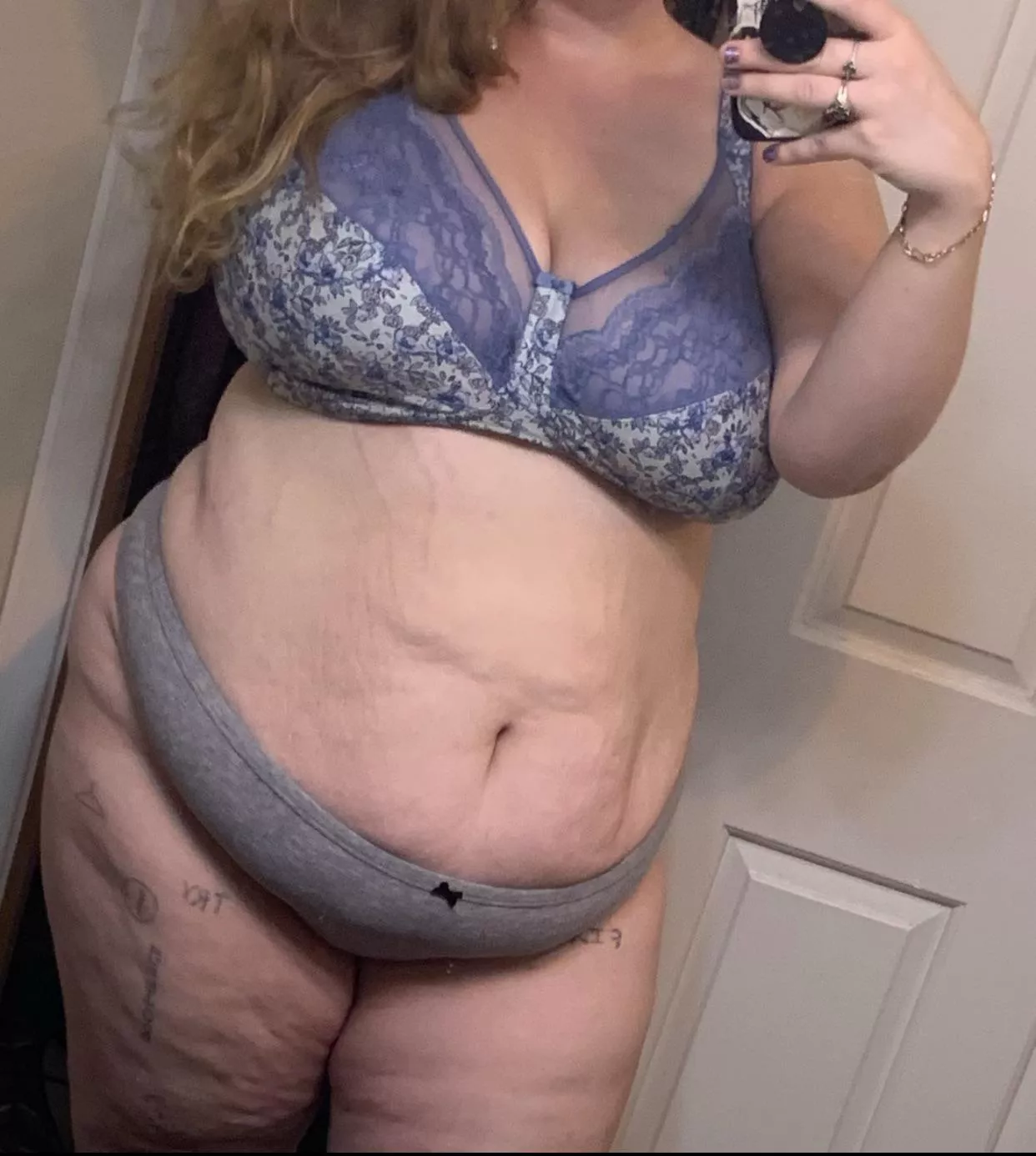 <3