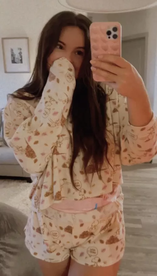 Another cozy photo for your viewing pleasure 🎃 I truly think these Jammie’s + a megamax is my favorite combo right now