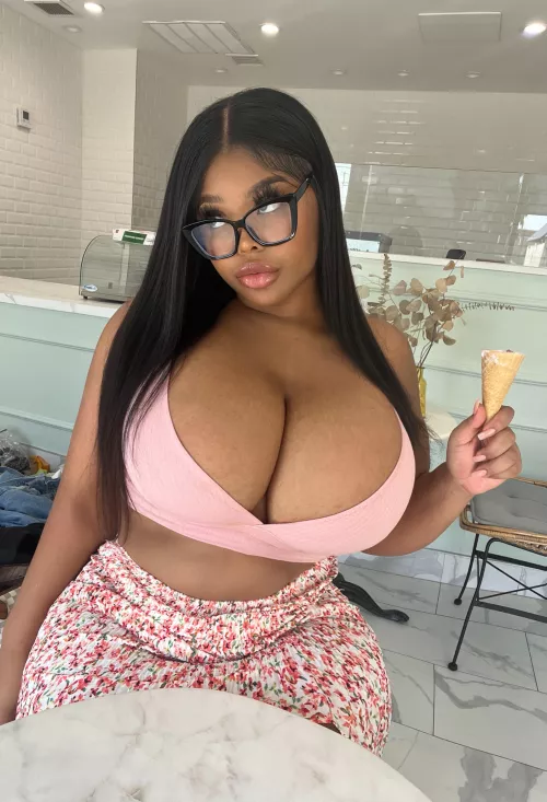 At the ice cream shop😇