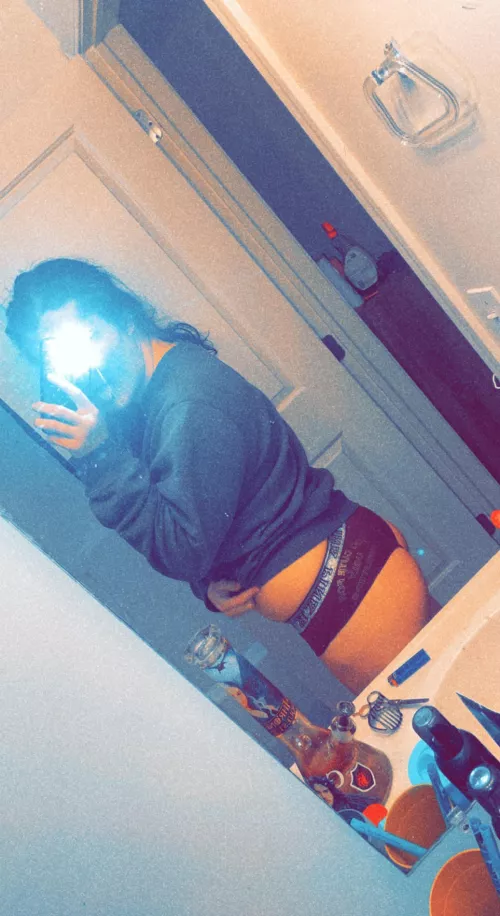 come help me clean my bong 😩