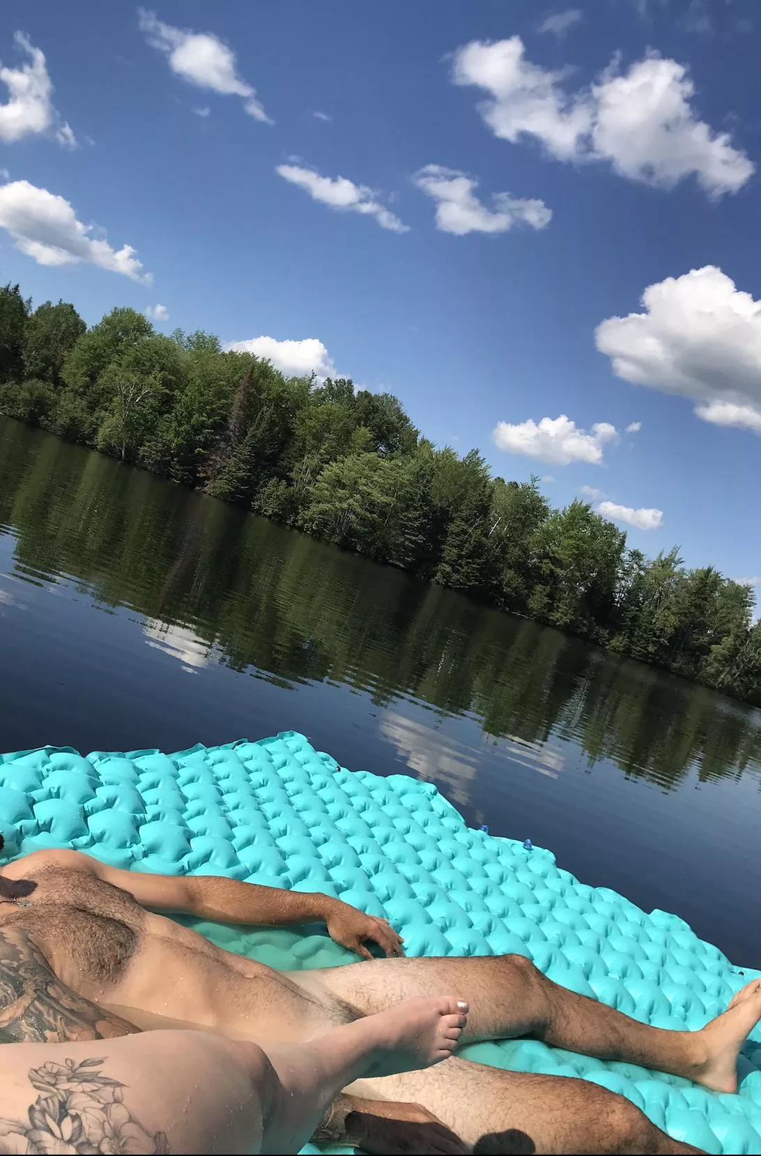 Getting some vitamin D with the husband 😍 There’s been a few lucky boaters on the lake today.