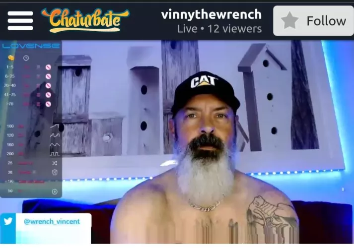 I am online now. https://chaturbate.com/vinnythewrench