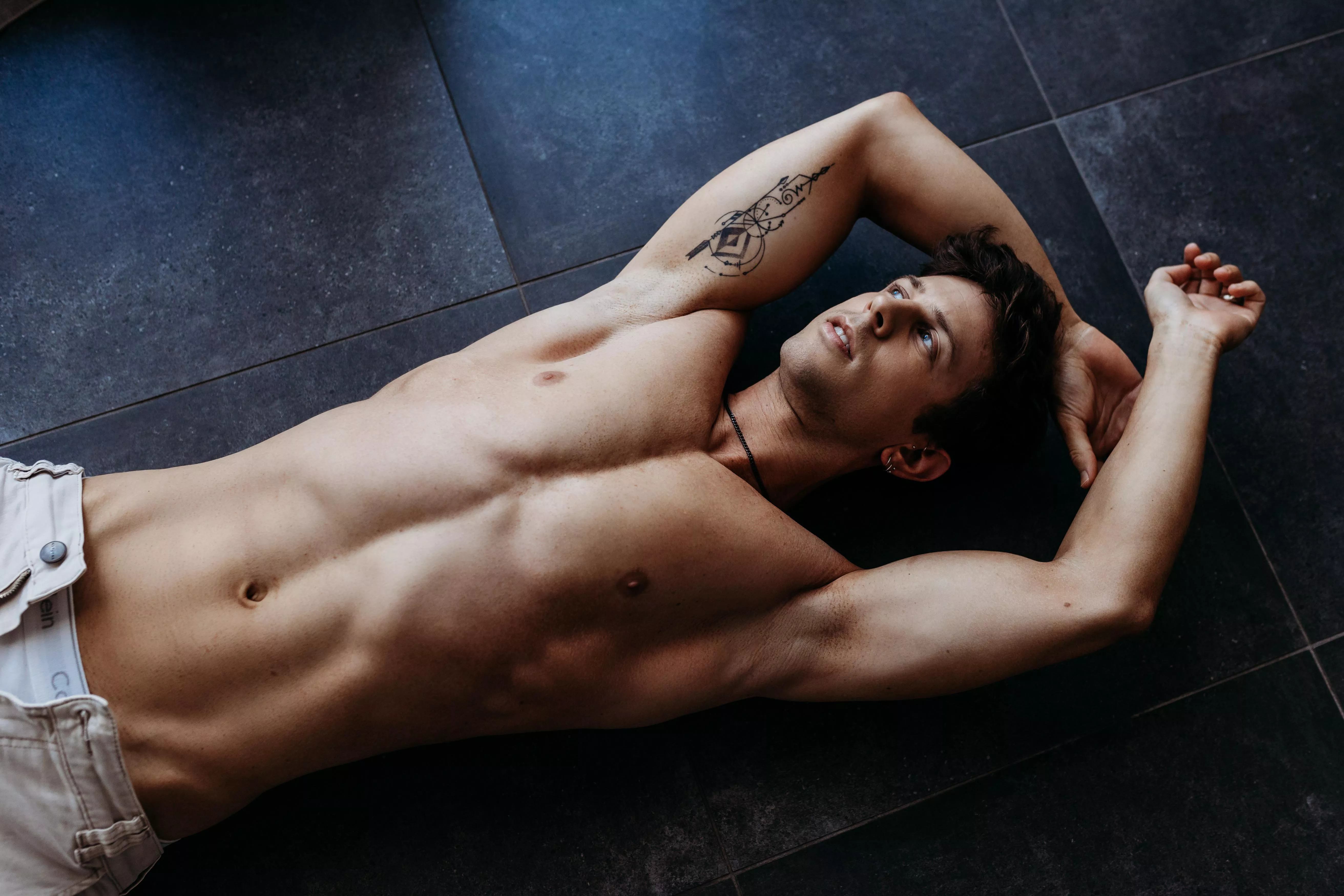 Just chillin…