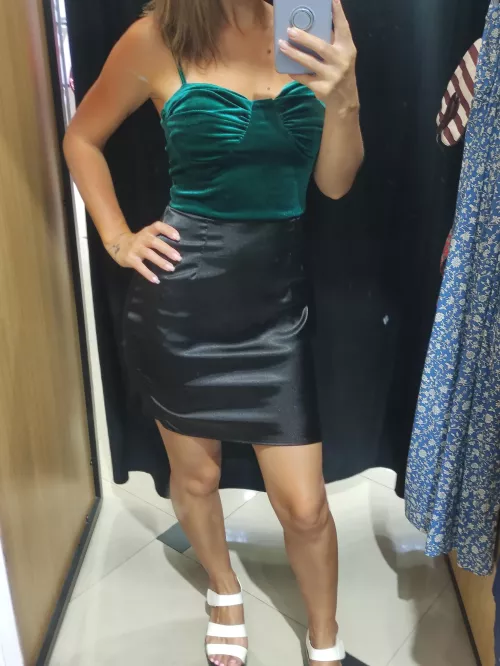 Say Hi👋🏼, if you want our date 💗