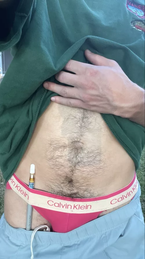 Where I keep my pen on my hot girl walks 😊