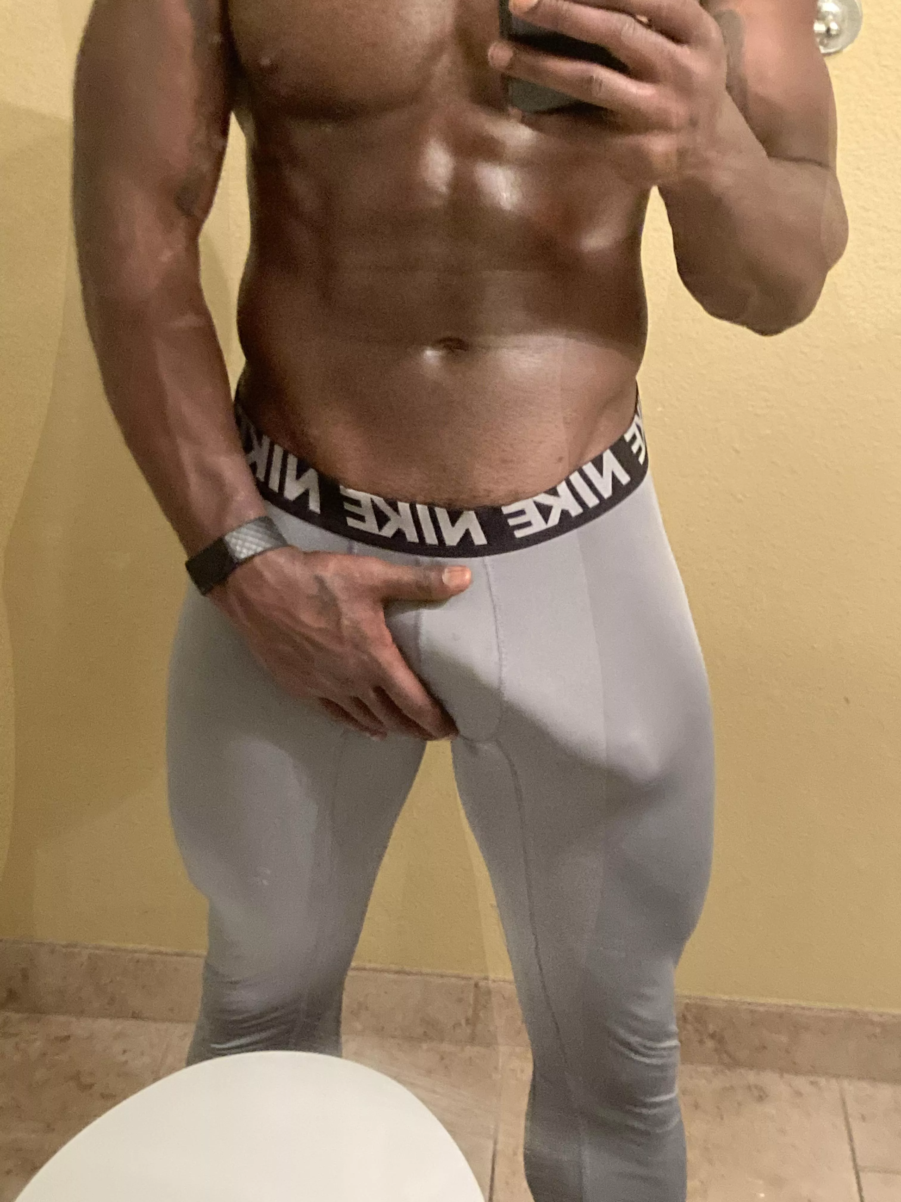 😈