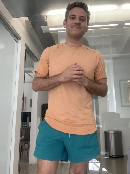 Any tennis playing bros out there? 🎾