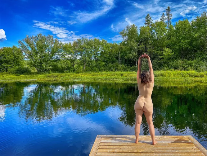 Coffee breaks are a perfect time to forget it’s Monday and dream about your happy place!