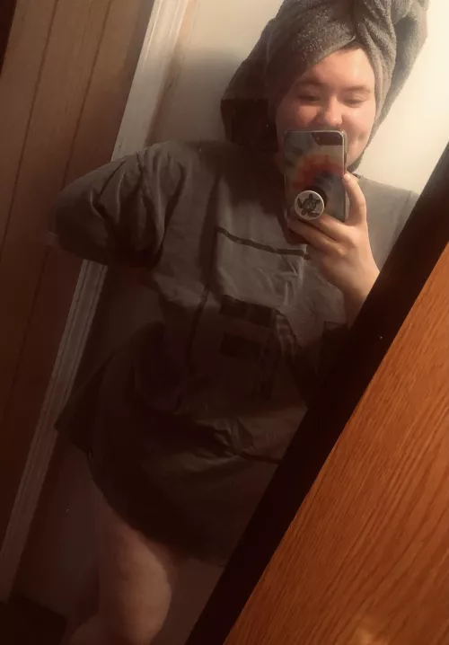 Cum see what's underneath 😋