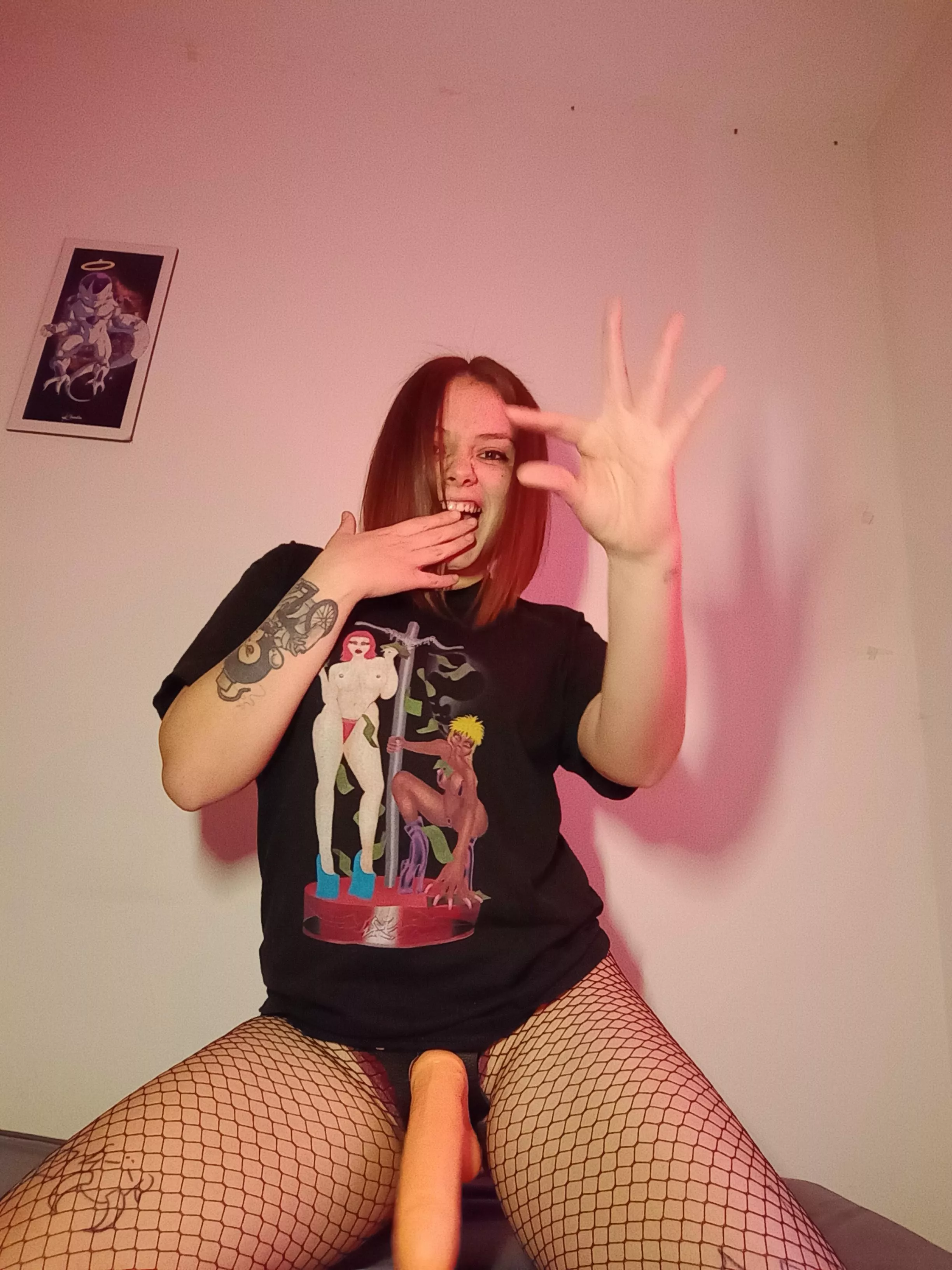 [domme] hey bitchboy! that wet snail asks you to give it a little life and make it shake ⬇️⬇️😈