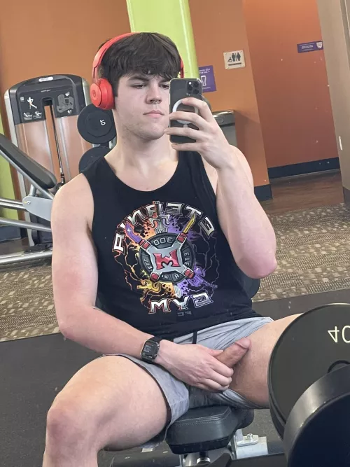 I spy something hard and cut 👅💦