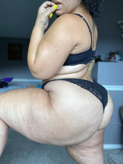 It’s milf Monday 💋