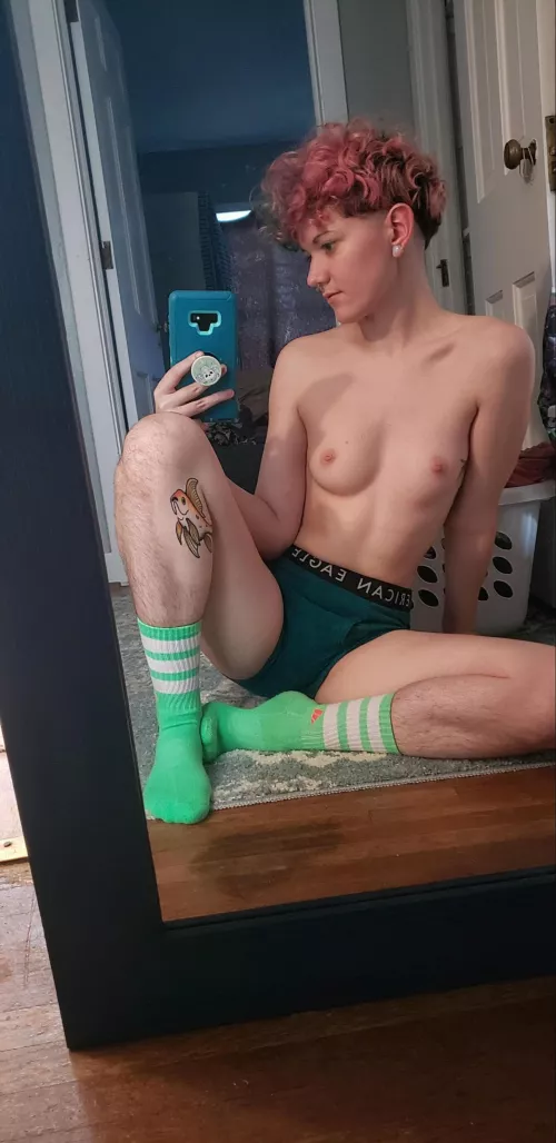 Mondays are hard, but I bet I can make you harder😜