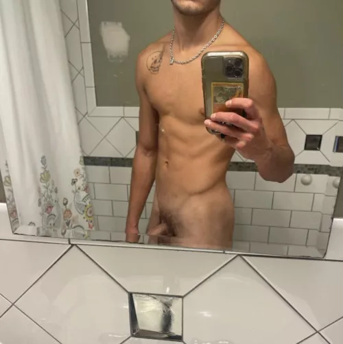 Onlyfans won’t be free by tomorrow, subscribe while y’all can before my hot new content comes out @fitmaskedstud (link also in bio)