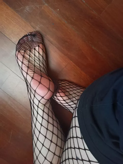 Soles in fishnets so you can have a great Monday