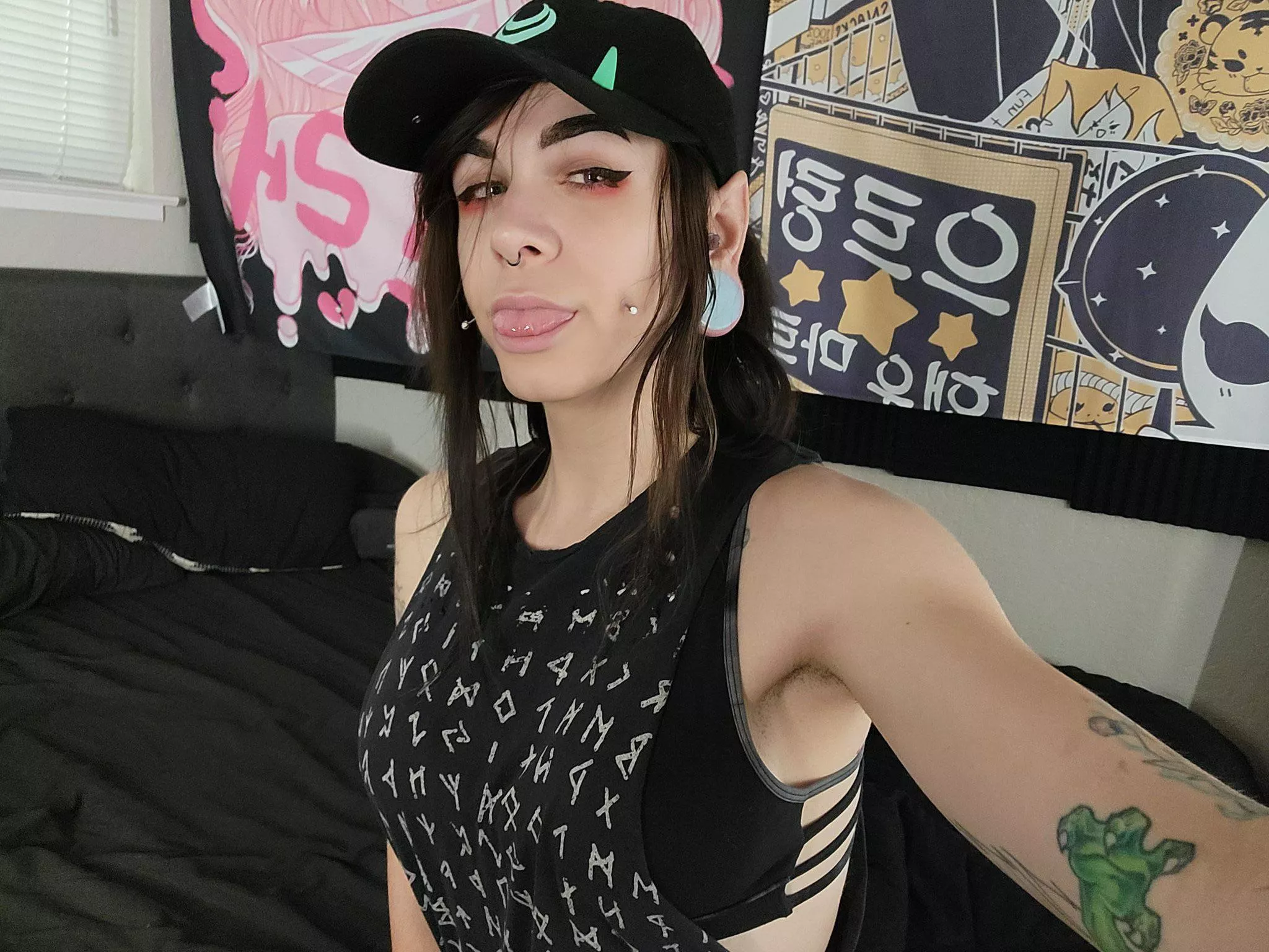 😝