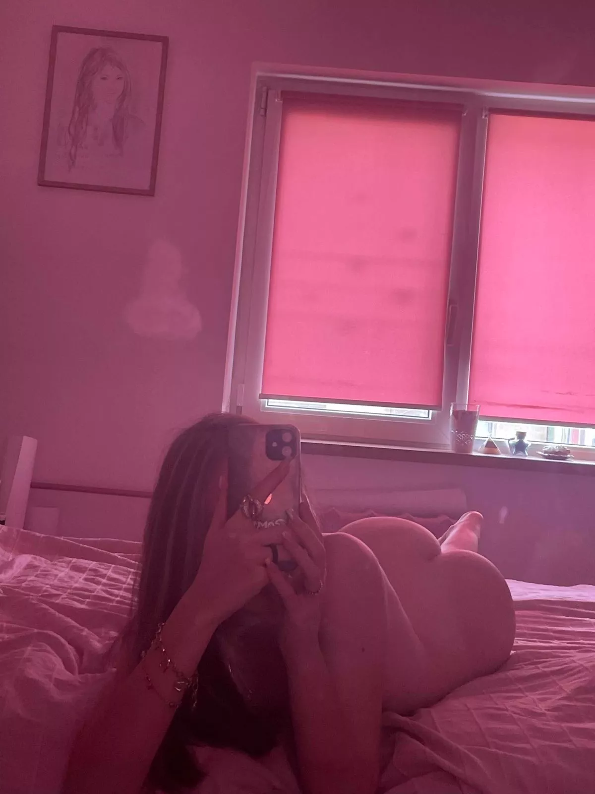 22 [F4M ] [snapchat] wanna have some fun tonight or tomorrow?i'm available on snap: emiliemmi33