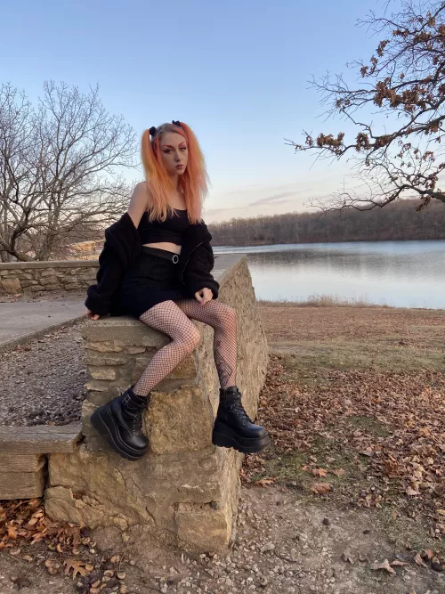 big boots, small brat 👻