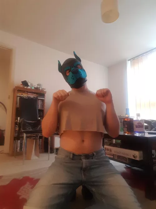 crop-top for easy pecs access