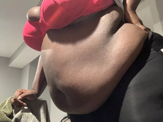 I love how my belly both pokes and hangs even though it’s at its max…