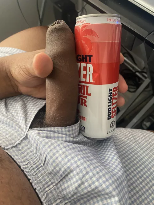 Solid even 6” not even fully erect but got all the confidence in the world I know what I’m doing 😁💪🏾