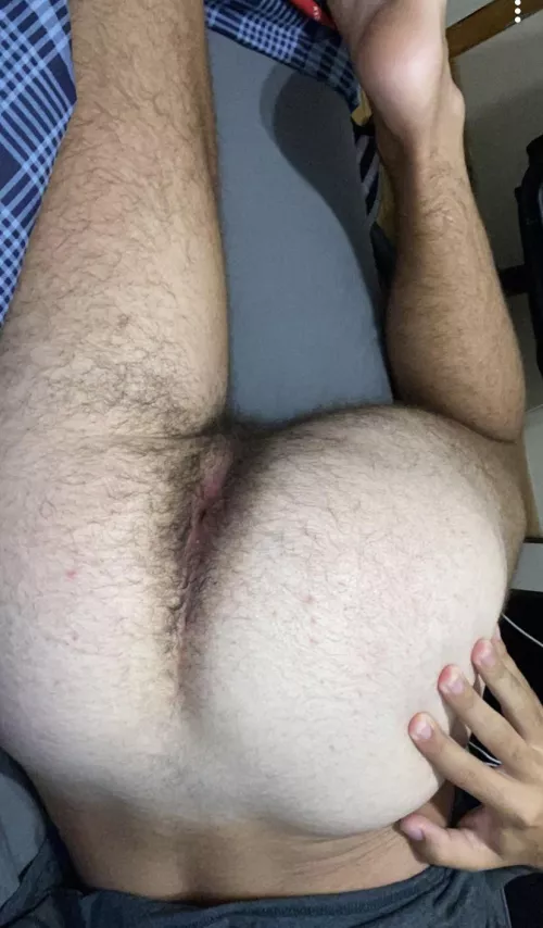 When the frat dudes you live with at college won’t take turns on your hole:(