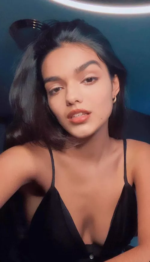 Who wants to watch me cum for Rachel zegler?