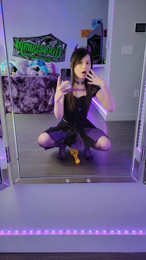 would you let a goth gal squat over your face