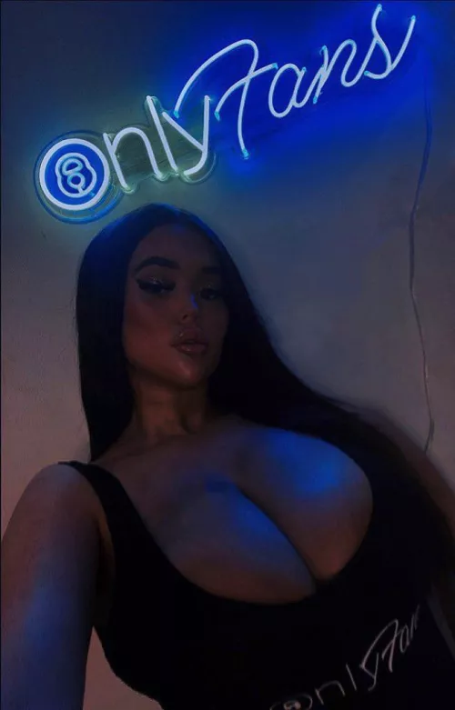 F21 Come subscribe to my FREE page👀