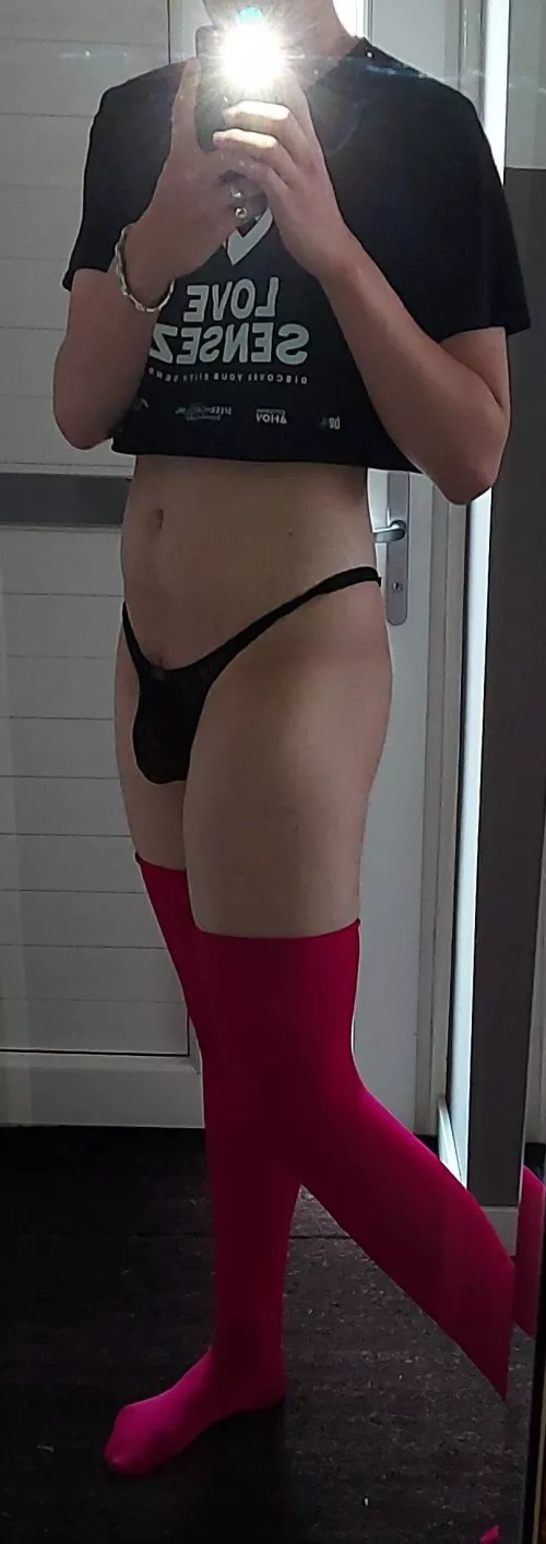 I just keep going to work wearing this under my clothes and nobody seems to notice 😍