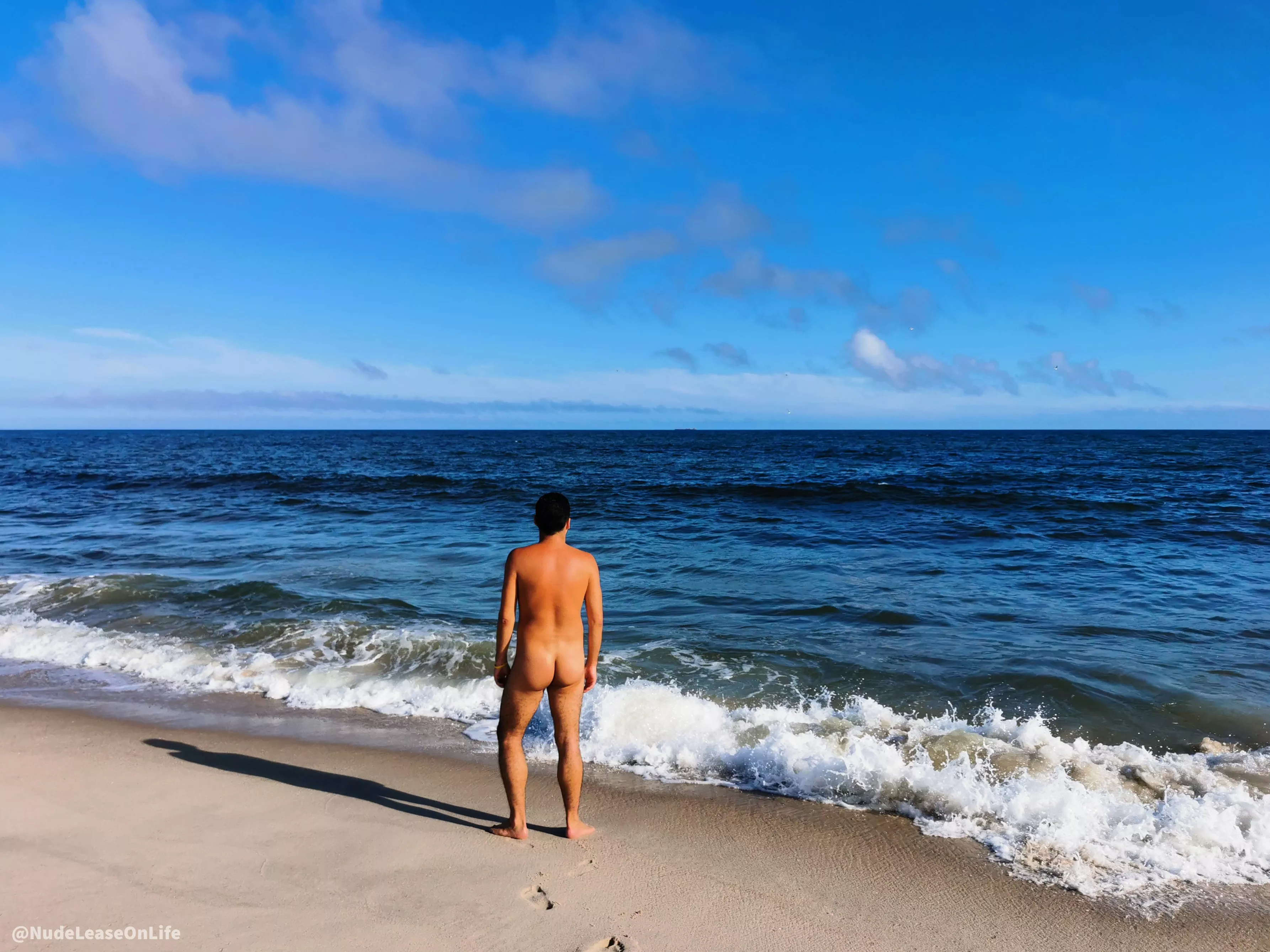 I left work early for this. Happy National Beach Day everyone! 🌊⛱️