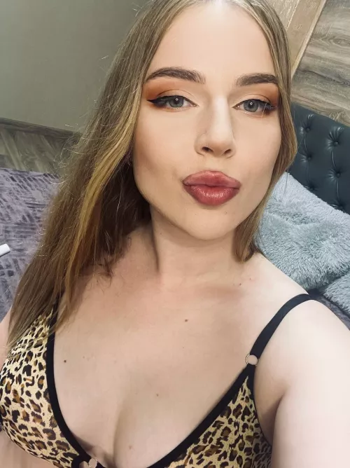 I like it slow but hard honey😈