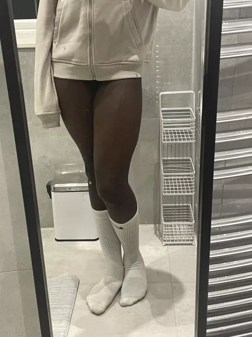 Ignore the dirty mirror ❤️‍🩹🤎