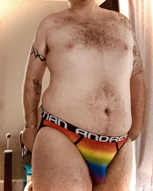 Love the rainbow jock, always so bright ☺️