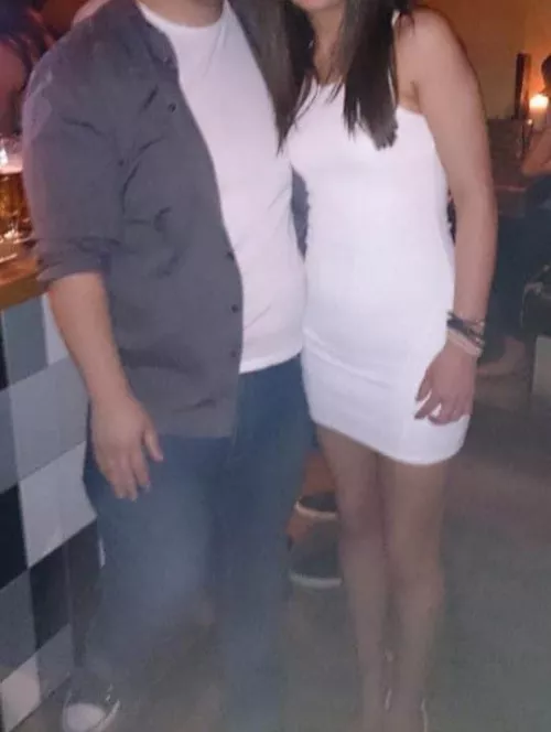 M(34)4F/FM. Male half of a couple here, away for work at the moment so super horny! Have a few pics to swap but maybe be more for guys who enjoy others jerking off over the missus 😉 Kick and Teleg is Mickster1987, or DM here. NZ based