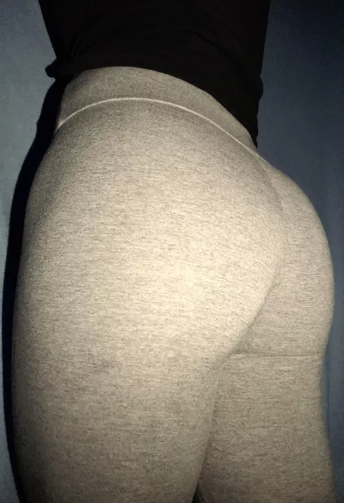 My gym leggings before workout!