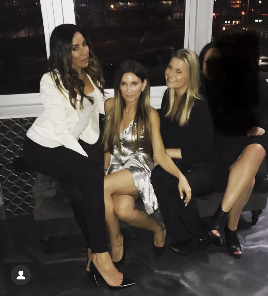 Pick 1 ( milfs )