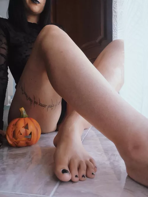 Spooky season is near. 🎃🖤